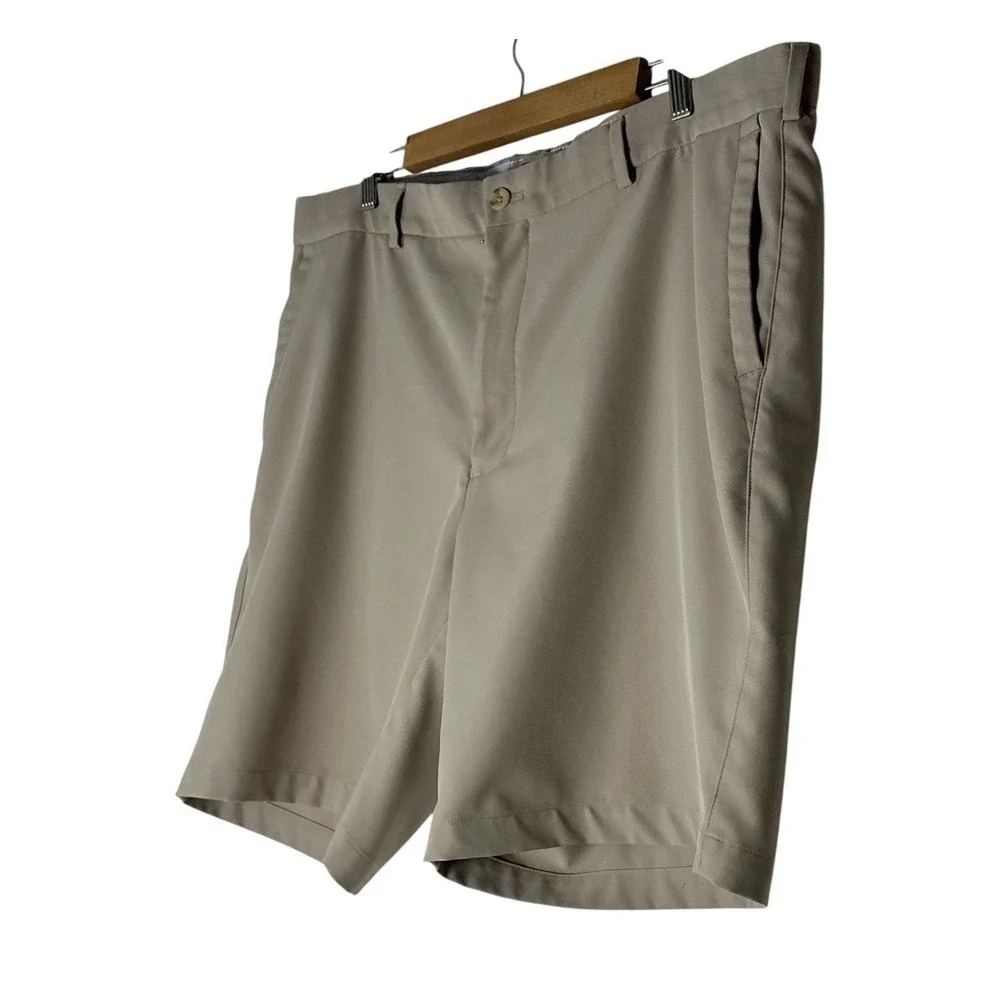 Peter Millar‎ Shorts Mens Size 40 Beige Crown Logo Golf Casual Stretch Outdoor